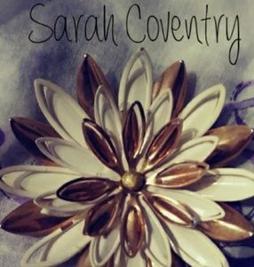 Sarah Coventry Daisy Brooch